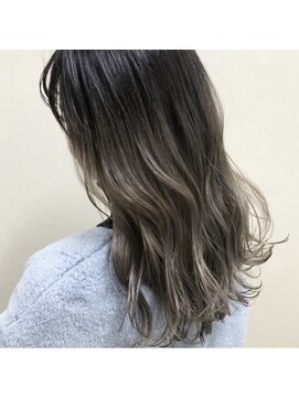 エストアール フクオカ 福岡博多店(est-r. Fukuoka) グレージュグラデーション