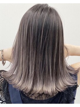 アライブ キチジョウジ(ALIVE Kichijoji) エアータッチバレイヤージュ白髪ぼかし／ケアブリーチハイライト