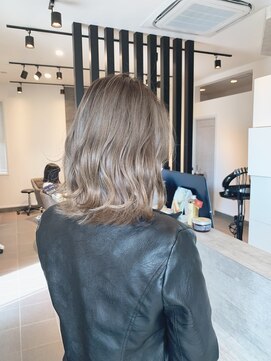 フィアレスドットイチニナナ(FearLess.127) 切りっぱなしボブ