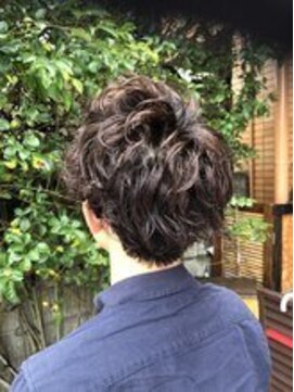 アクアマリン8810 ハチハチイチゼロ(AQUA MARINE 8810) 束感ショート/ハイライト/波巻き/マッシュパーマ/北習志野