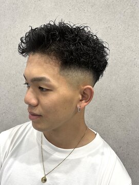 縁 ハナレ(en 870) スキンフェード　スパイラルパーマ