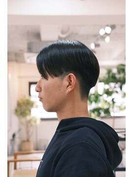 フェイヴィーズ(FavyS) センターパート ツーブロック メンズヘア 大阪