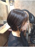 ショートボブ×ネイビー