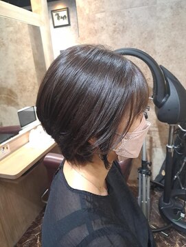 アンフィ 新杉田(Anphi) ショートボブ×ネイビー