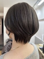 インビテーション(invitation) くびれショート・アッシュブラウン