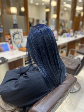 ピークアブー アヴェダ アトレ恵比寿(PEEK-A-BOO AVEDA) 大平彩 ブリーチ有り ブルーカラー