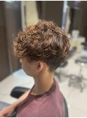 スパイラルパーマ×刈り上げマッシュ×10代20代