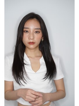 ルフュージュ バイ プロデュース 相模大野店(Refuge by Produce) 暗髪/レイヤーカット/長めバング