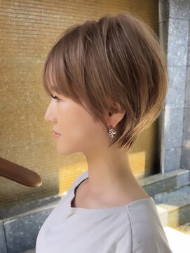 ラフ 立川(Laff) ショートヘアショートボブ白髪ぼかしハイライトカラーボブ