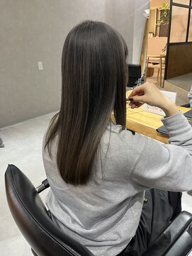 イリ(iri) イルミナカラーで透明感ナチュラルグレージュ