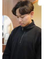 エディ(Edy)&nbsp;ニュアンスパーマセンターパート韓国ヘアカルマヘア眉毛カット