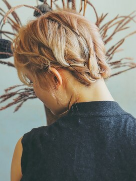 バーノン(VERNON) Twisted arrange wearingGarｃonｓ【VERNON】058-262-3611