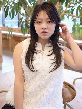 シア(sia) ニュアンスレイヤーカット大人女性艶髪心斎橋20代30代髪質改善