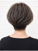 ハイライトで立体感を出した大人ショート