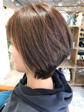 カタチ バイ アンジュ(katachi by Ange) 【katachi by Ange】前下がりボブ × ベージュ