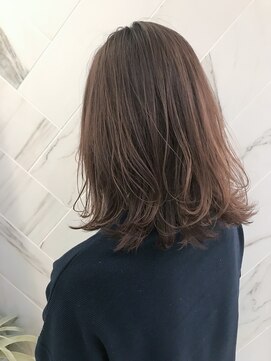 ジーナ セントラル銀座(Zina) 外ハネレイヤーロブ