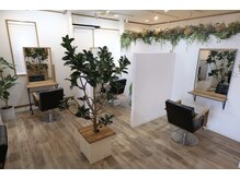 ヘア サロン キャンバス(hair salon Canvas)の雰囲気（一席ごとに仕切りがあり、周りを気にせず過ごして頂けます♪）