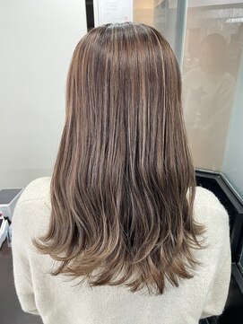 アイズ 本厚木(AIZU) コントラストミルクティー/ハイライト