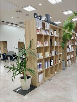リメンテ(REMENTE)の写真/メンテナンスカットやメンテナンスカラー、ドライヘッドスパがお財布に優しい料金設定で定期的なケアが可能