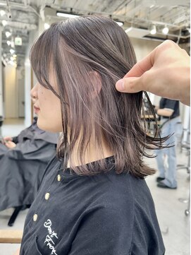 キラ 原宿(KILLA) イヤリングカラー_インナーカラー_こなれミディ_レイヤー_前髪