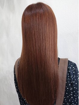ヴァーラ ヘア デザイン(VARA hair design)の写真/高濃度炭酸を用いたケア×ストレート！髪の事を考え尽くした技術でうるツヤ髪へ♪
