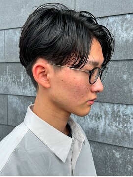 ヒュイル バイ ニアウ(Hwyl by Niau) メンズマッシュセンターパートスパイラルパーマニュアンスパーマ