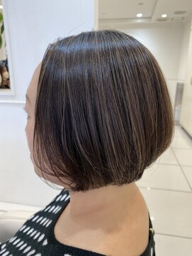 アッシュ 田無店(Ash) ショートボブ白髪ぼかしハイライト