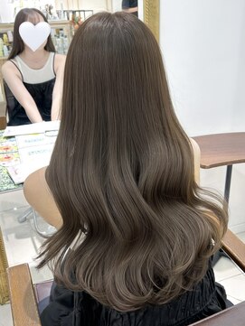 アマトウキョウ アユンチェ(AMA TOKYO×AYUNCHE) アッシュグレージュ  グレージュ  透明感カラー