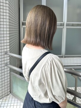 ロジェ(loje) 【loje】くすみミルクティーベージュ/ミディアムボブ