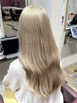 ソレイユトウキョウシブヤ(SOLEIL TOKYO shibuya) ロングレイヤーブリーチホワイトゴールド