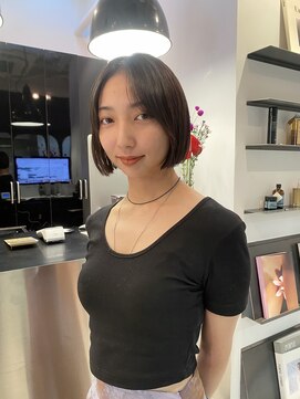 シータ(sheta) ぱつっとボブスタイル