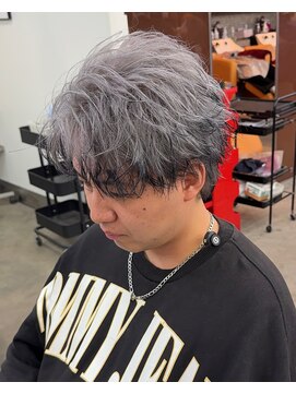 リップス 吉祥寺店 (LIPPS) ホワイトシルバーアッシュエンドカラーサーフフェザーショート