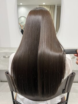 タミーズ 金山(Tummy's) 髪質改善ストレート