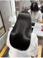 エミリー(Emily)&nbsp;【美髪矯正】乾かすだけでまとまる黒髪ロング
