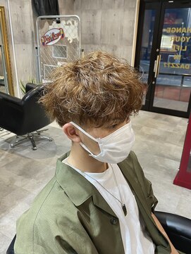 ダズ(Dazz) 波打ちスパイラルパーマ