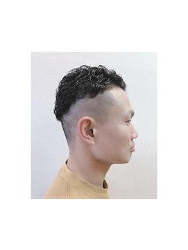 ヘアークリエイションヴィサージュ ツーブロックパーマショート