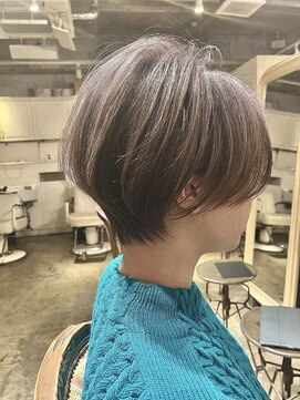 髪質改善と縮毛矯正の専門店 サンティエ(scintiller) 大人綺麗な小顔襟足スッキリショートボブ　30代40代50代