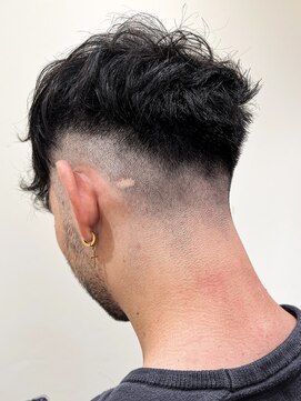 ヘアアンドフェイス ルースト(hair&face ROOST) 『フェードスタイル』0.8mm刈り上げ