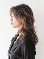 ロア インターナショナル 新宿店(LoA International)&nbsp;20代30代大人かわいい顔まわりレイヤーカット