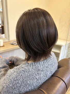 リュッカ(Lycka) 小顔カットミルクティーベージュ