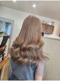ハイライトカラーミルクティーベージュレイヤーカット