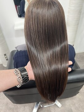 ゲイン(Gain) ショートカット白髪ぼかしダブルカラーハイライトレイヤーカット