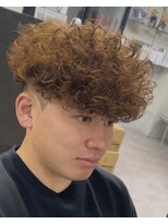 イーラ アメ村店(era)&nbsp;スペインカール　ツイストスパイラル眉カットメンズパーマ
