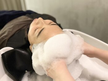 アンビエンテ(ambiente)の写真/【保湿◎marbb魔法のバブル泡スパ＋カット】頭皮から健やかに―《福谷》があなたのお悩みを解決に導きます