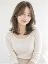 チャチャブラン アミー(cha-cha Blanc Amie)&nbsp;顔周りに動く軽やかレイヤーボブ