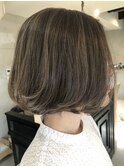大人ハイライトが可愛い重めボブ
