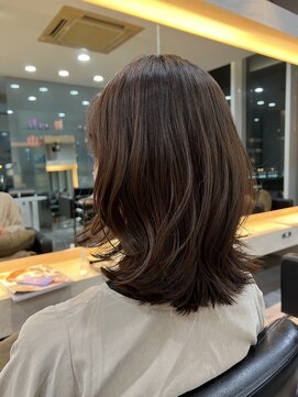 アージェガーデン(AGEE GARDEN) ナチュラルブラウン×外ハネミディアム コリアンスタイル