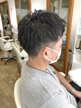 ヘッズ 本八幡店(HEADS) MEN'S HAIR  センターパート　ツイストスパイラル　コンマヘア