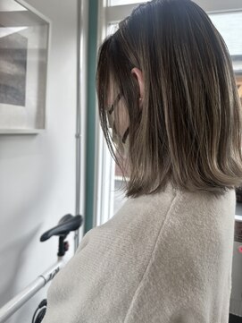 エモ(emo) バレイヤージュ＆グレージュ