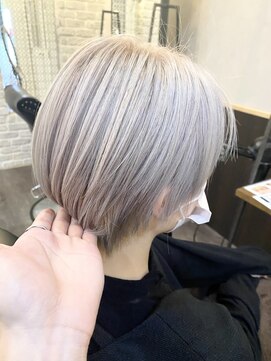 リファイン バイ アフィナー 本厚木店(Refine by Afinar) ホワイトベージュ【本厚木】